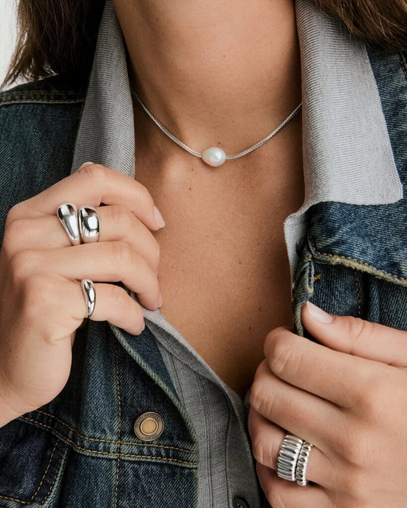 Ready to be clutched.New pearl pieces are now available to get you into a summer state of mind. (1)