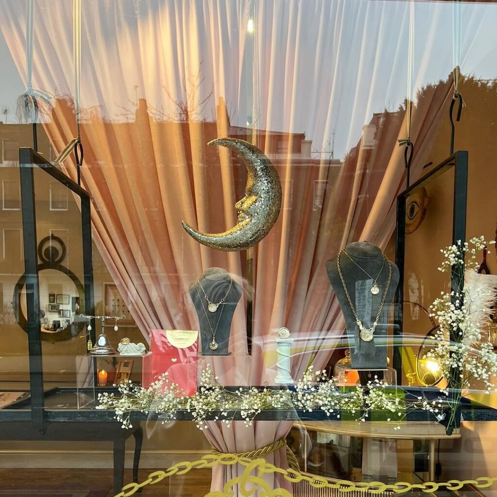 Just a note to say that I'll be in-store this Saturday 25th so send me a message if you'd like to book an appointment or just pop by!To mark January's full moon earlier in the month, i've gone a little moony (2)